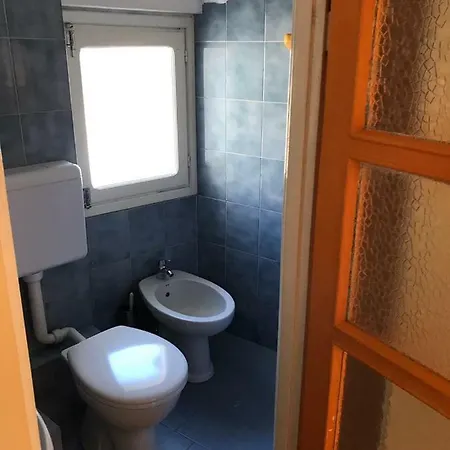 Orange *